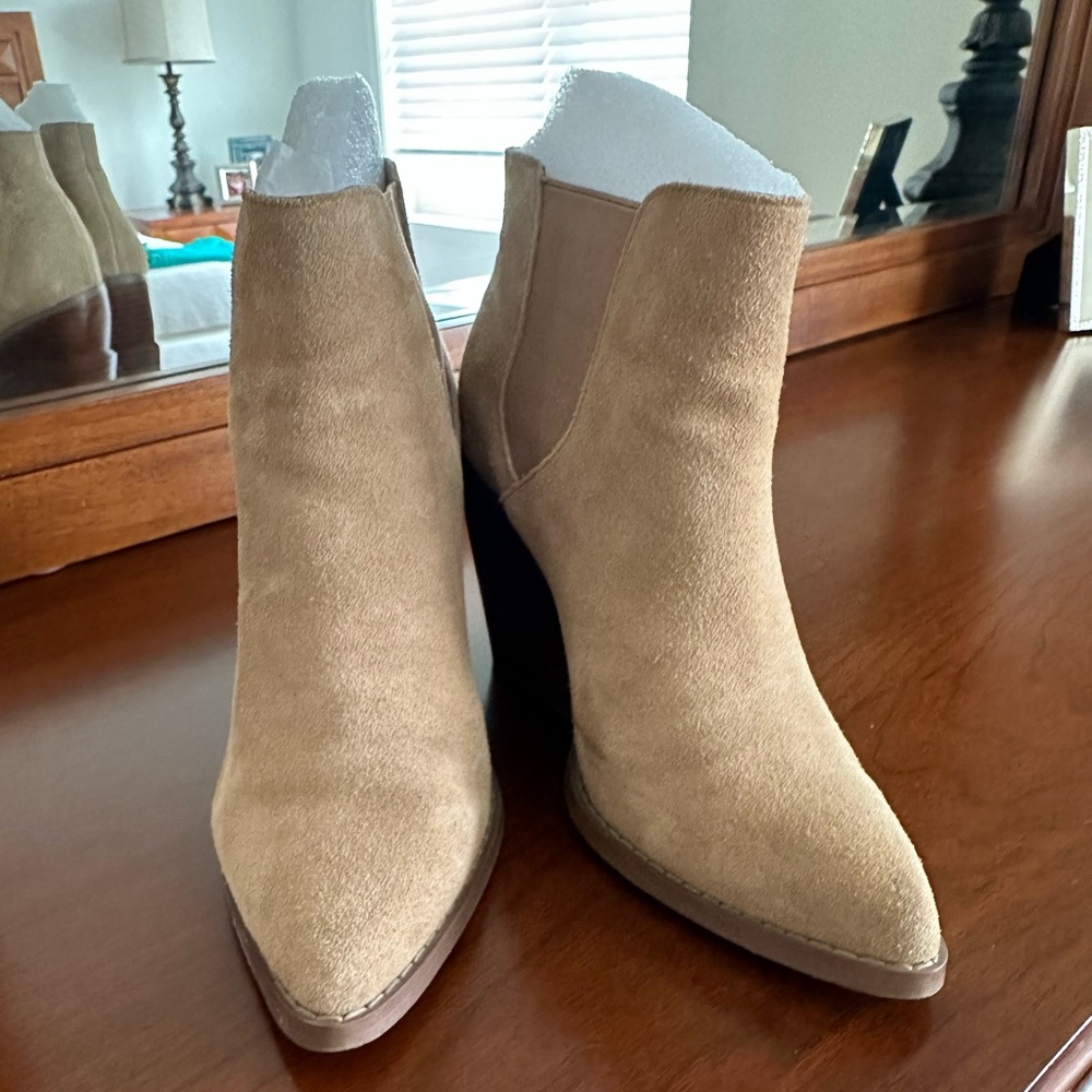LIKE NEW BP Suede Women’s Booties Sz 7